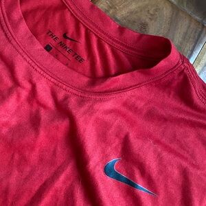 Nike dry fit workout short sleeve tee size large